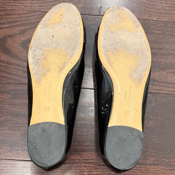 Salvatore Ferragamo Varina Black Patent Flats - Picture 2 of 3